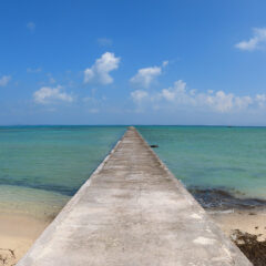 【伊古桟橋】空と海に吸い込まれる、まるで別世界への入口【黒島】