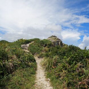 【裏ヶ丘展望台】島の南部から３６０°見渡す丘【渡嘉敷島】