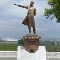 【羊ヶ丘展望台】四季折々の風景と北海道名物が楽しめる