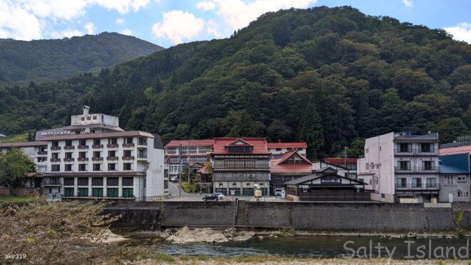 瀬見温泉喜至楼遠景
